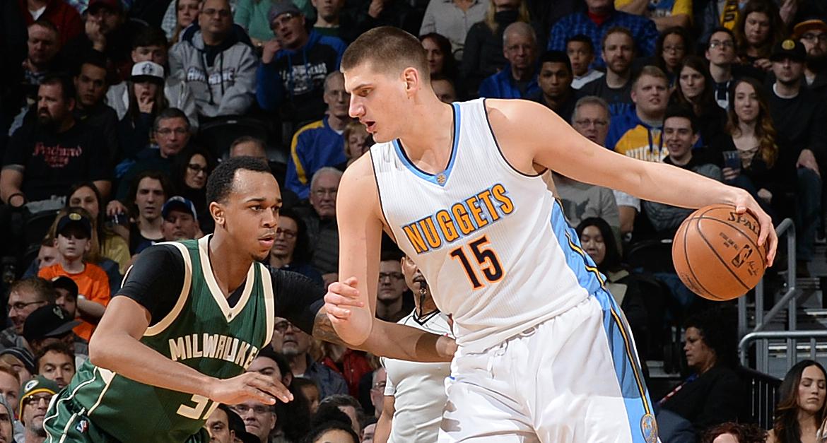 在中场地带 在中场地带